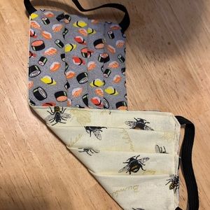 Reversible face mask